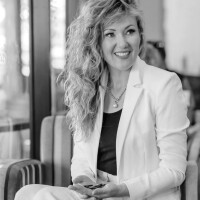 Элина Костина